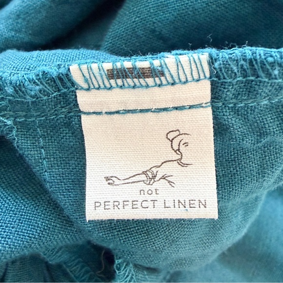 NOTPERFECTLINEN • Cropped Tokyo Linen Pants in Emerald Green - Picture 11 of 13